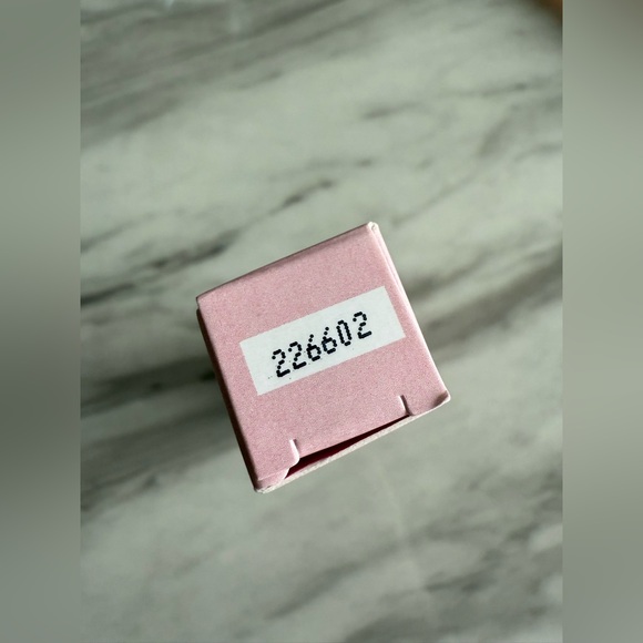 Kylie Cosmetics Matte Liquid Lipstick - 820 Another Day, Another Nude Matte - Picture 7 of 7